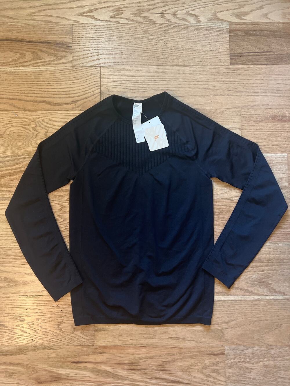 New with Tag Fabletics Sync Seamless Long Sleeve Top